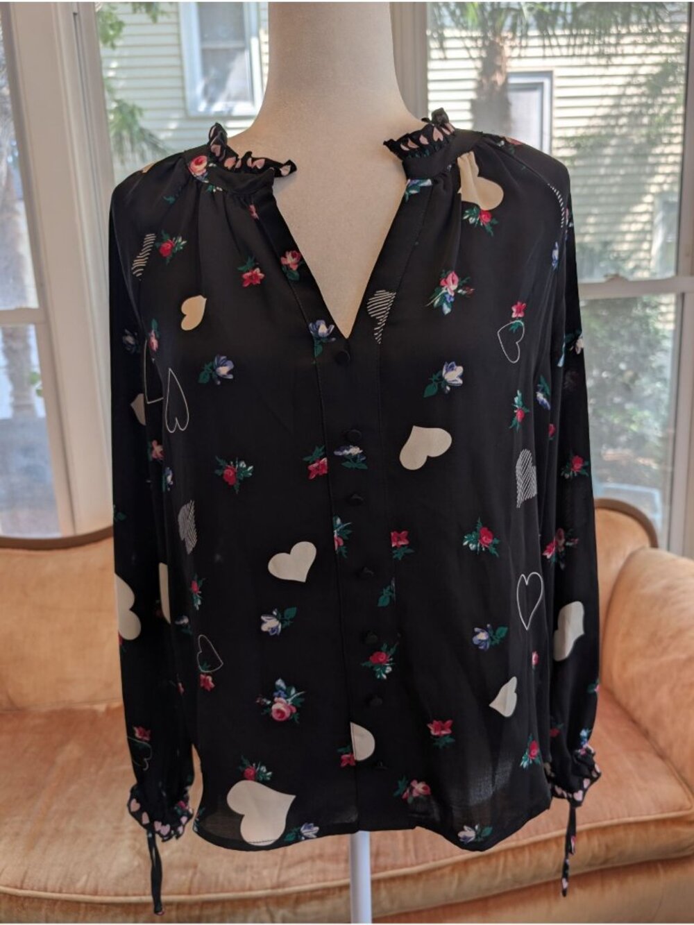 NWT For the Republic Black V-neck Blouse Size S Whimsical Hearts Roses Romantic